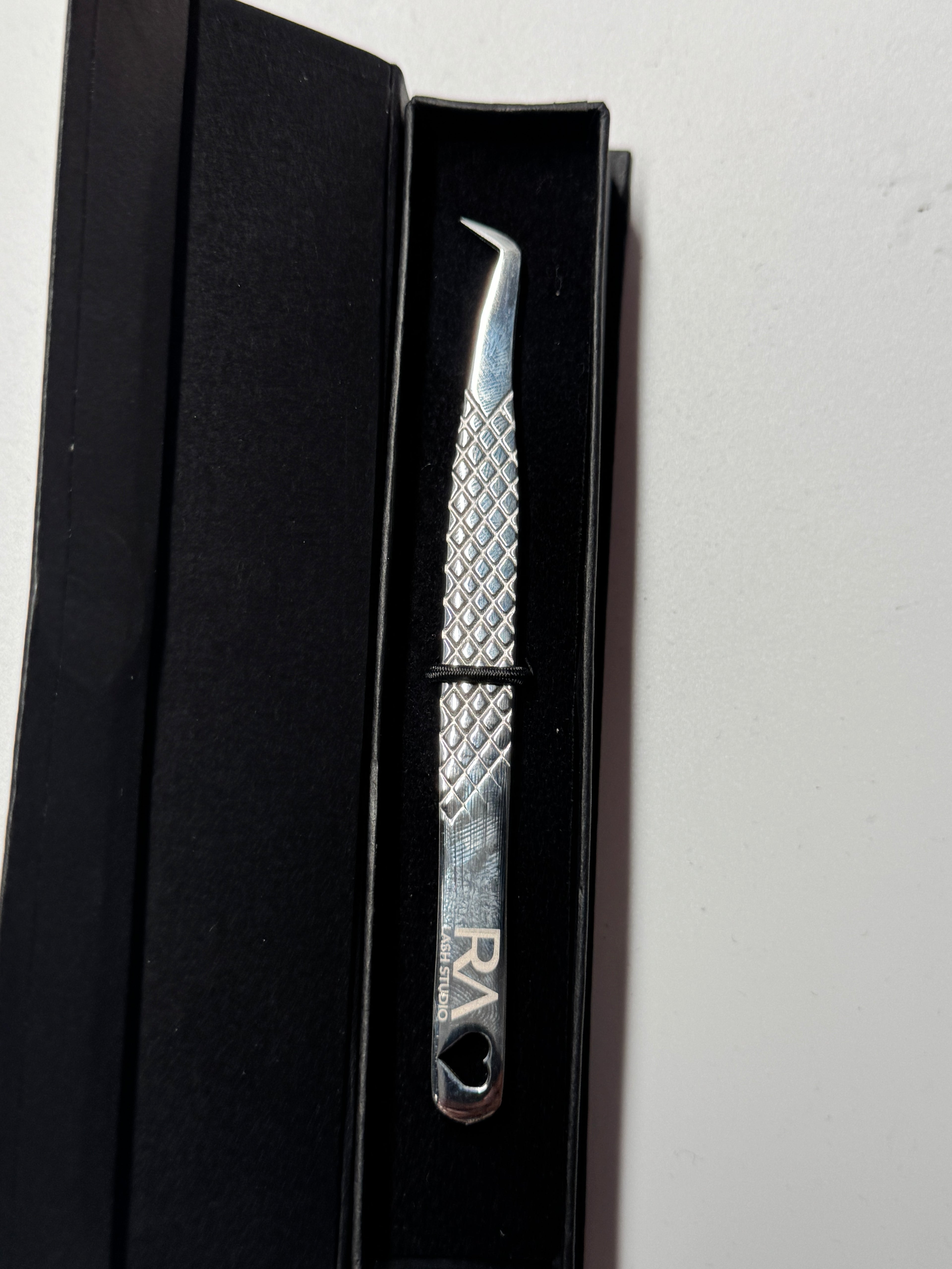 45 degree fiber tip volume tweezer